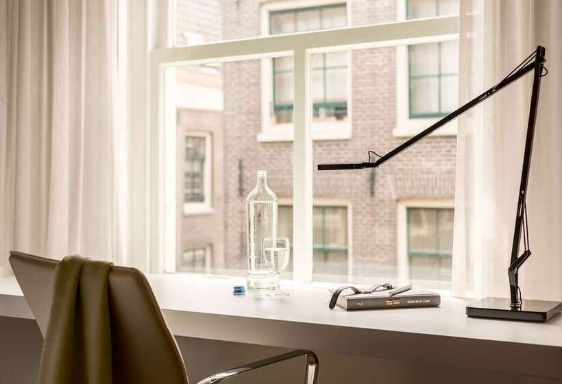 اتاق سوپریور با چشم‌انداز, NH Collection Amsterdam Barbizon Palace