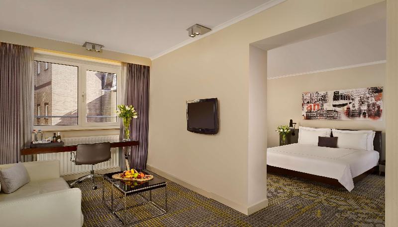 اتاق اجرایی با تخت بزرگ, Park Plaza Victoria Amsterdam