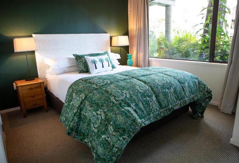 Suite, Emerald Inn On Takapuna Beach