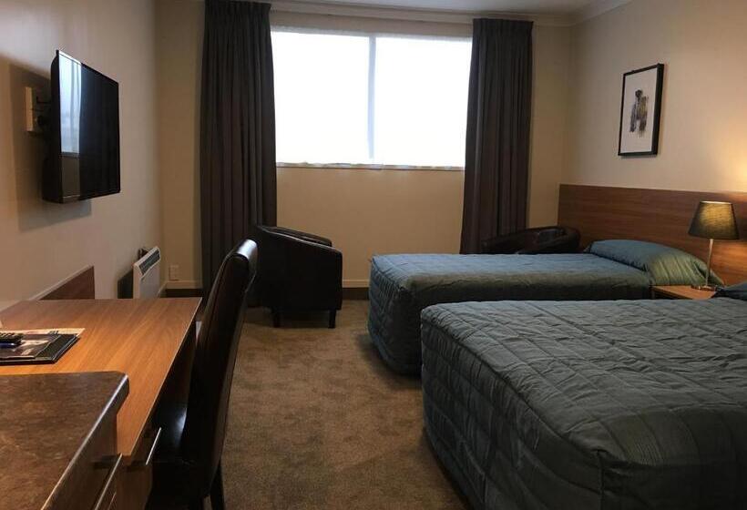 Номер Стандарт, The Victoria Hotel Dunedin