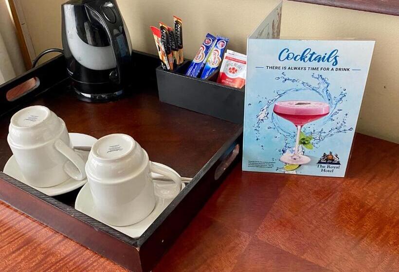 اتاق لوکس, The Royal Hotel By Coastlands Hotels & Resorts
