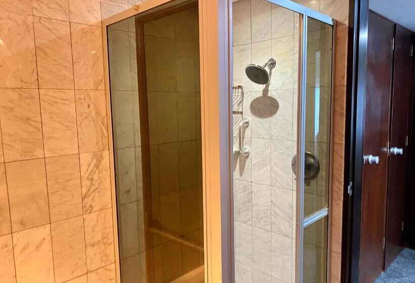 سوییت خانوادگی, The Royal Hotel By Coastlands Hotels & Resorts