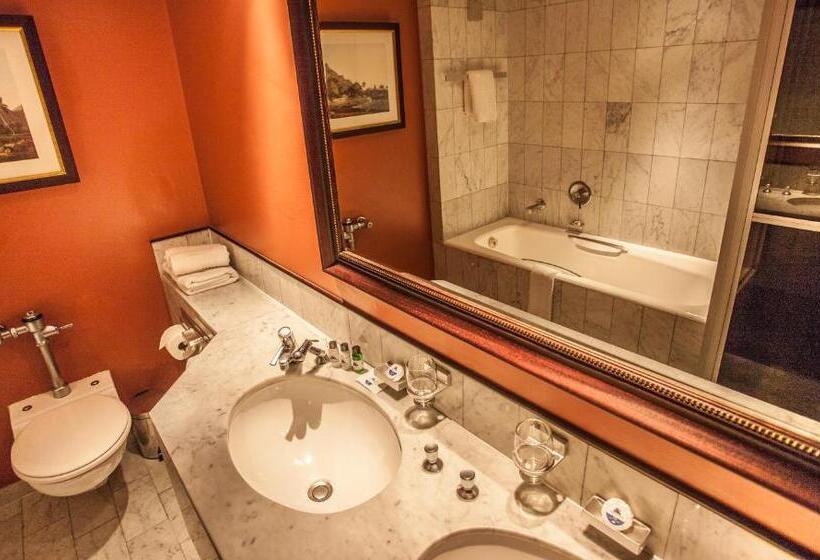 سوییت, The Royal Hotel By Coastlands Hotels & Resorts