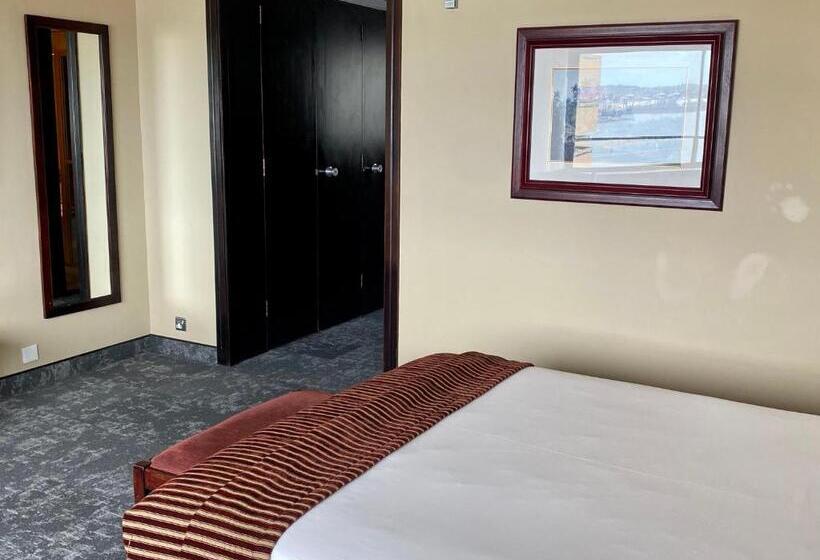 اتاق لوکس, The Royal Hotel By Coastlands Hotels & Resorts