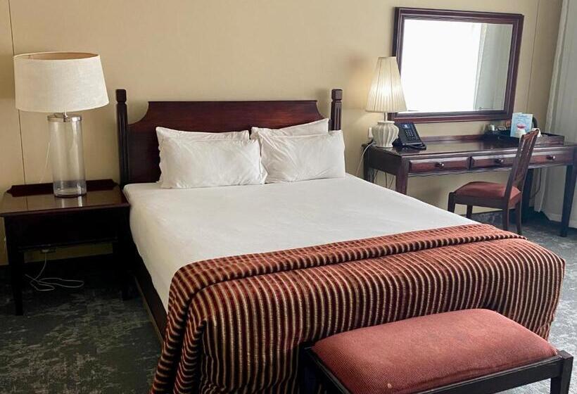 اتاق لوکس, The Royal Hotel By Coastlands Hotels & Resorts