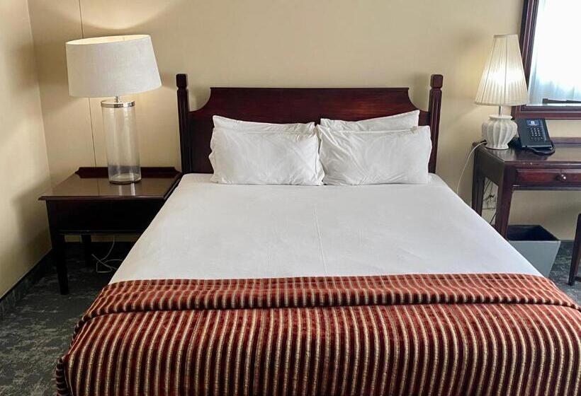 اتاق لوکس, The Royal Hotel By Coastlands Hotels & Resorts