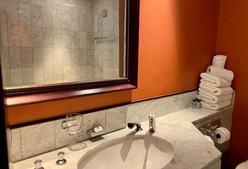 سوییت خانوادگی, The Royal Hotel By Coastlands Hotels & Resorts
