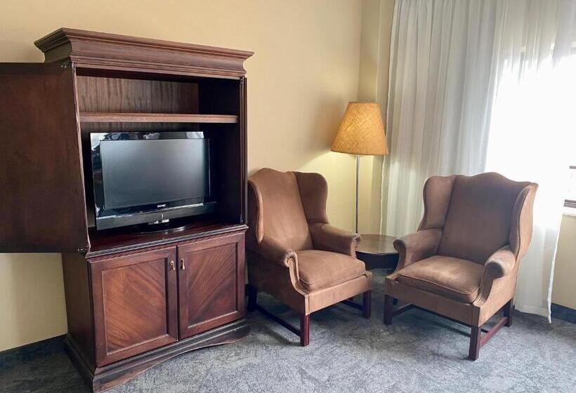 سوییت خانوادگی, The Royal Hotel By Coastlands Hotels & Resorts