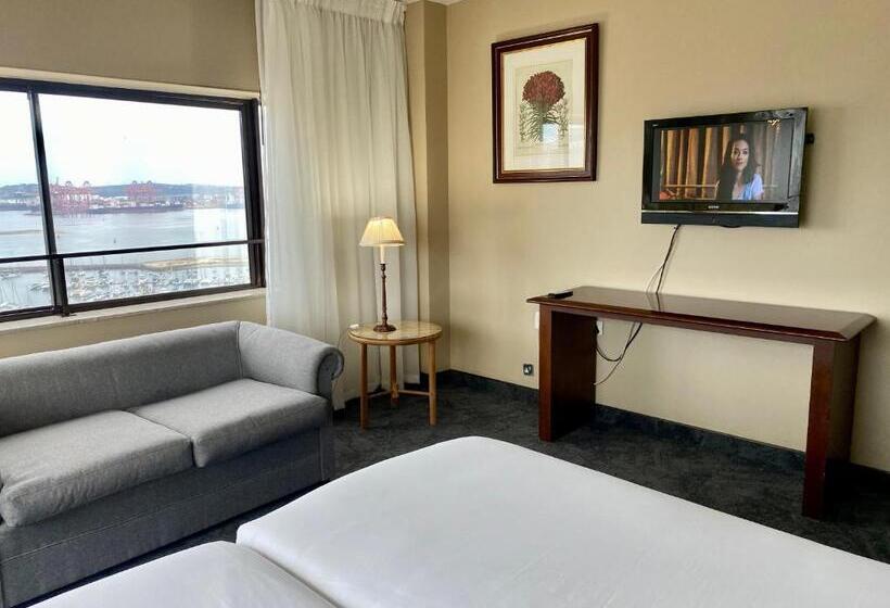 سوییت خانوادگی, The Royal Hotel By Coastlands Hotels & Resorts