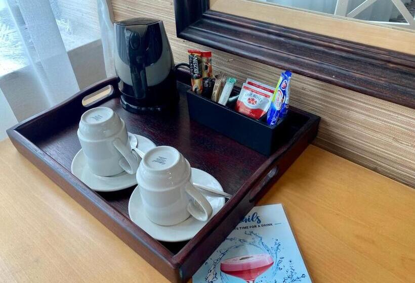 سوییت, The Royal Hotel By Coastlands Hotels & Resorts