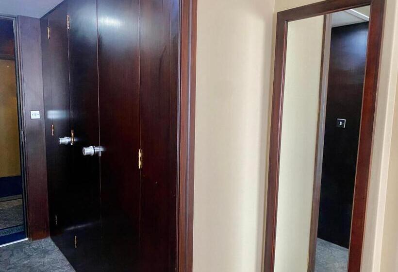 اتاق لوکس, The Royal Hotel By Coastlands Hotels & Resorts