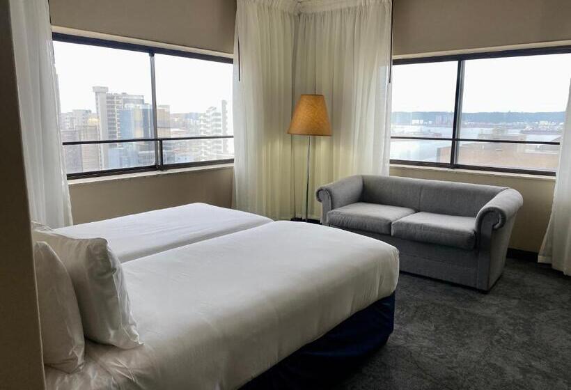 سوییت خانوادگی, The Royal Hotel By Coastlands Hotels & Resorts