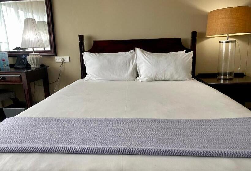 سوییت خانوادگی, The Royal Hotel By Coastlands Hotels & Resorts