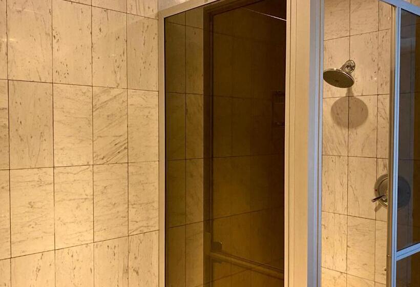 سوییت, The Royal Hotel By Coastlands Hotels & Resorts