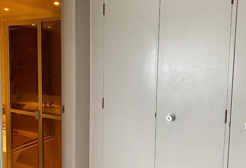 سوییت, The Royal Hotel By Coastlands Hotels & Resorts