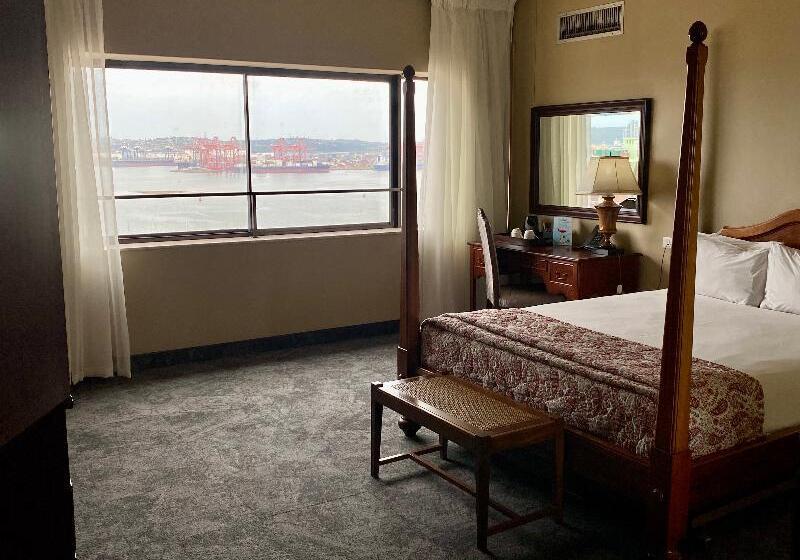 سوییت, The Royal Hotel By Coastlands Hotels & Resorts