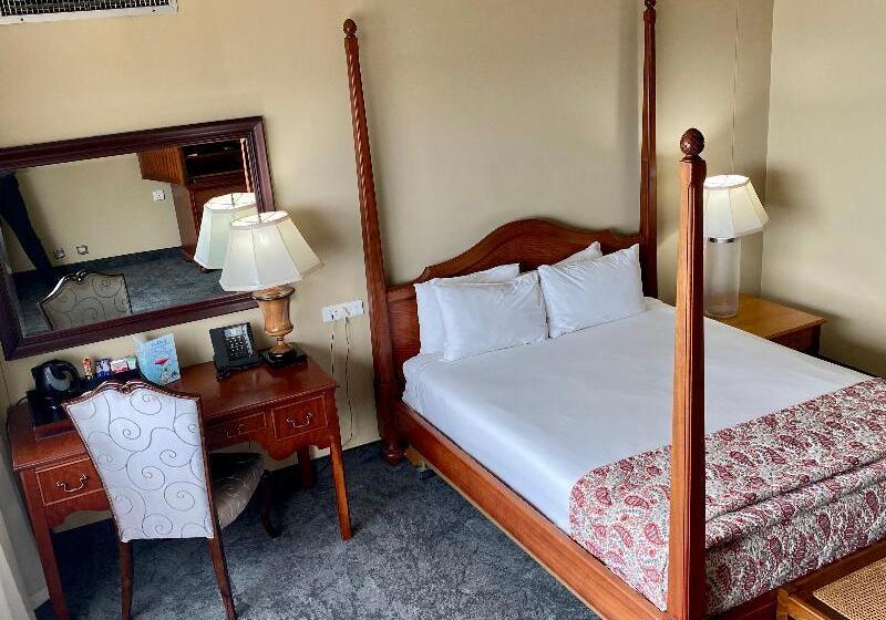 سوییت, The Royal Hotel By Coastlands Hotels & Resorts