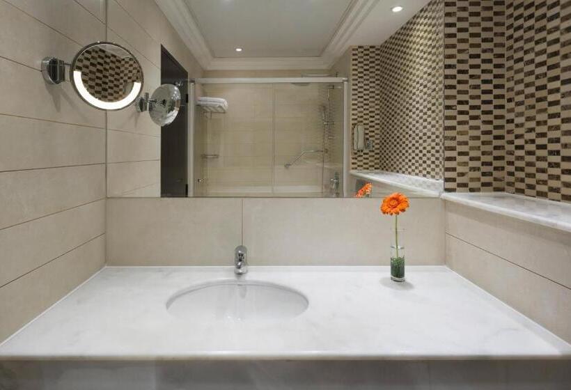Номер Клуб Кровать Кинг, Crowne Plaza Jeddah, An Ihg