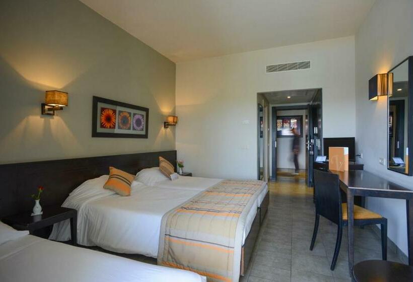 Номер Стандарт Трехместный, Nozha Beach Resort & Spa