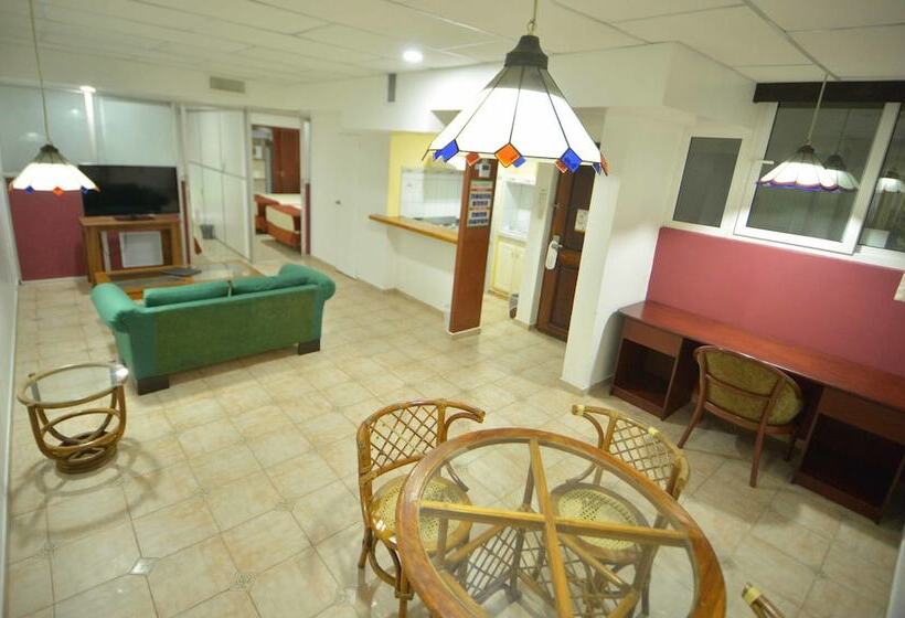اتاق خانوادگی, Novo Hotel & Suite
