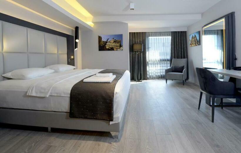 Quarto Classe Business, Hisar Hotel