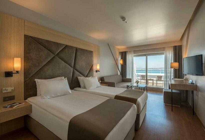 اتاق داخلی دلوکس, Altin Yunus Hotel & Spa çeşme