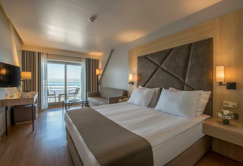 اتاق لوکس با چشم‌انداز دریا, Altin Yunus Hotel & Spa çeşme