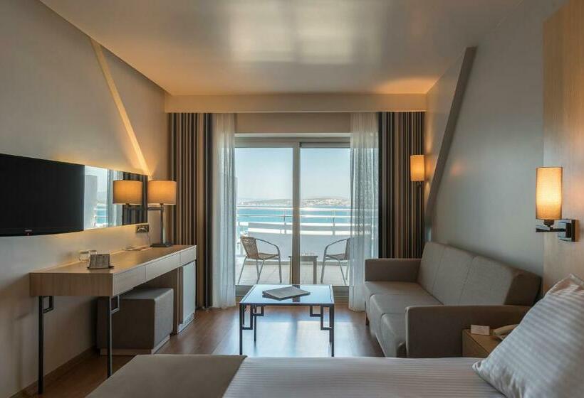 اتاق لوکس با چشم‌انداز دریا, Altin Yunus Hotel & Spa çeşme