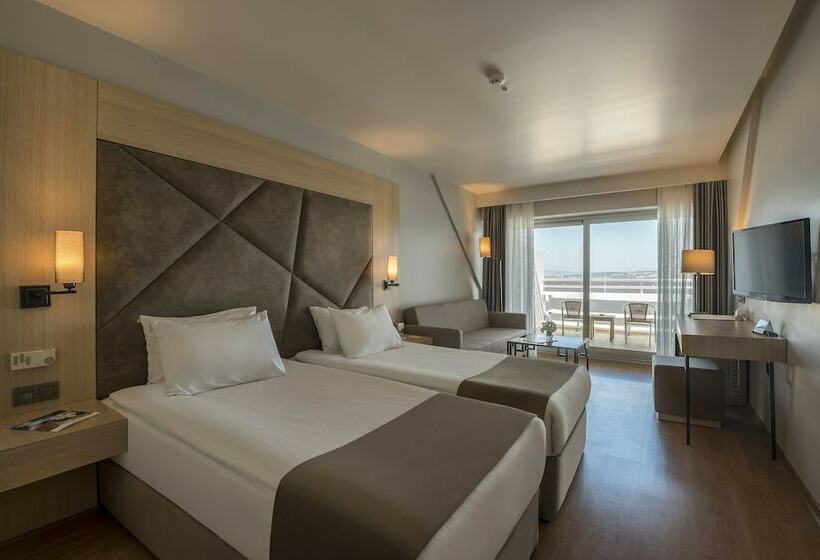 اتاق لوکس با چشم‌انداز دریا, Altin Yunus Hotel & Spa çeşme