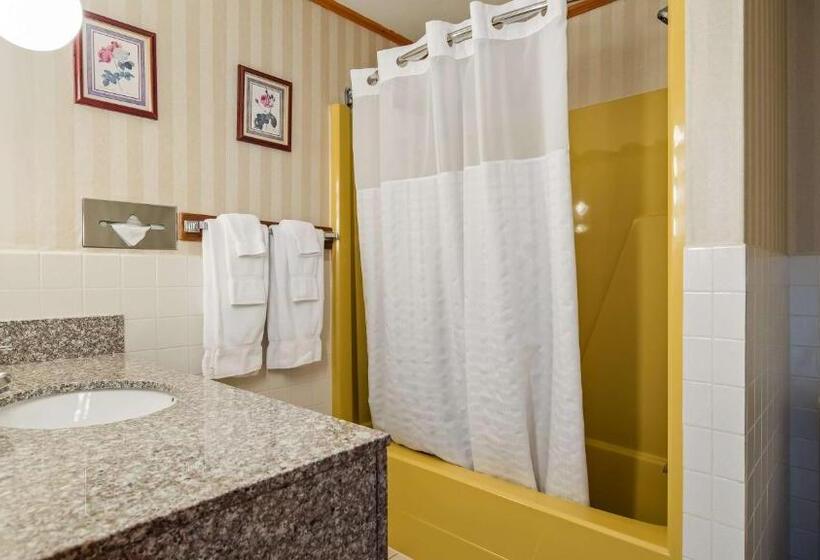 Люкс с Балконом, Best Western Adirondack Inn
