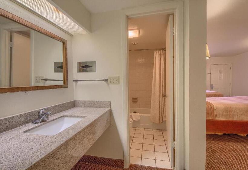 Номер Стандарт 2 Двуспальные Кровати, Americas Best Value Inn Uvalde