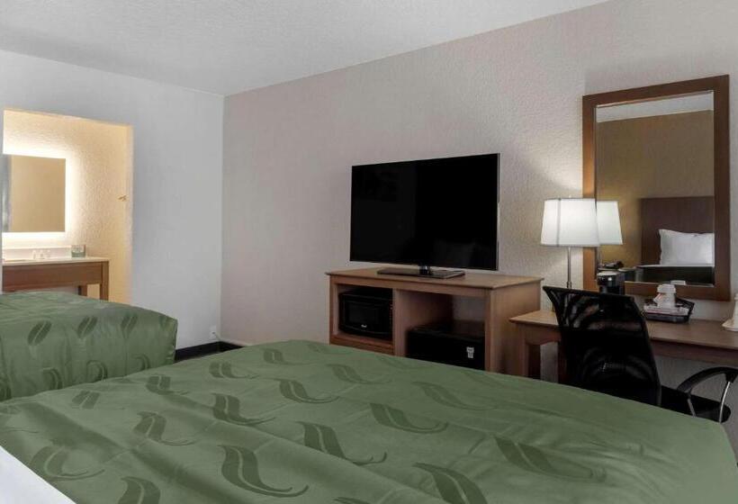 Номер Стандарт Адаптированный для Инвалидов, Quality Inn Saint Petersburg Northtampa Bay