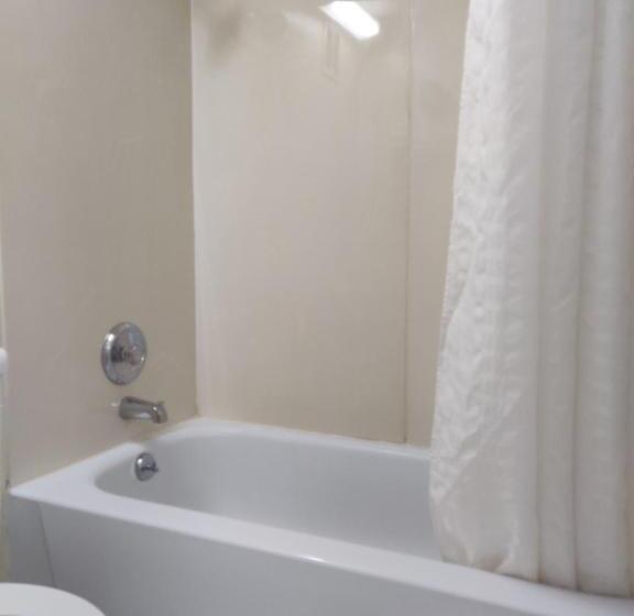 Номер Deluxe, Sprucewood Inn