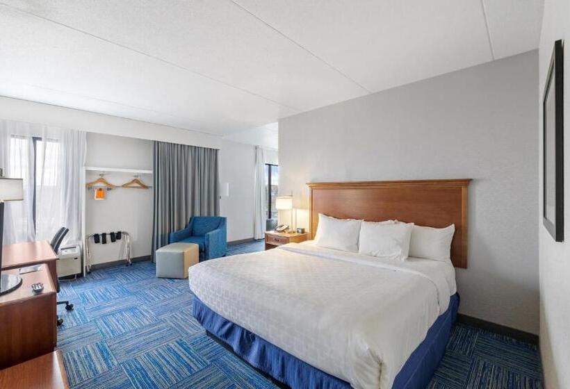 سوئیت با تخت بزرگ, Allentown Park Hotel, Ascend Hotel Collection