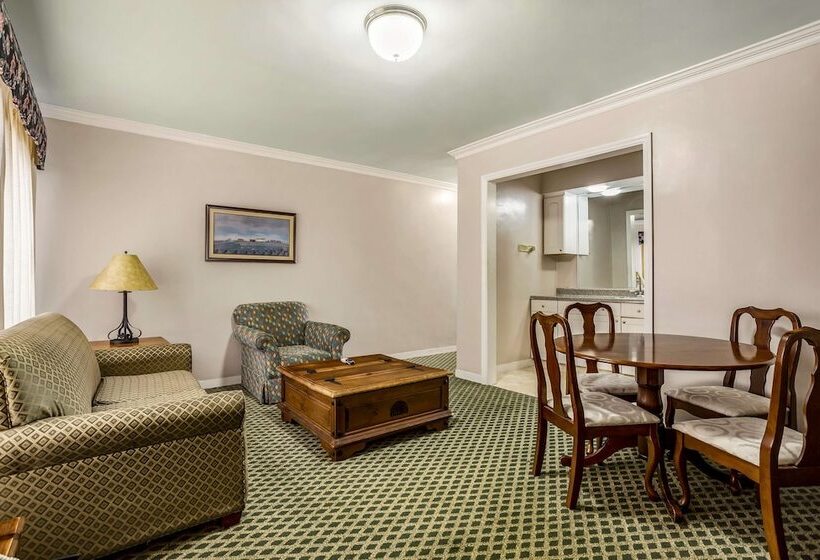 Люкс, Americas Best Value Inn Historic Clewiston Inn