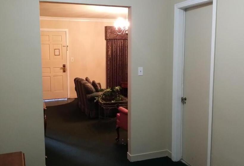 Апартаменты 2 Спальни, Americas Best Value Inn Historic Clewiston Inn