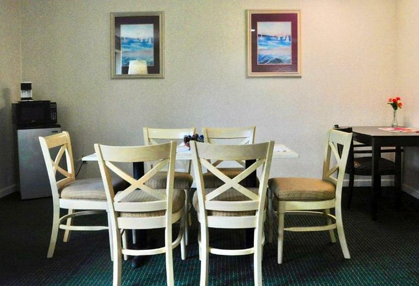 Люкс Повышенной Комфортности, Azalea Inn & Suites