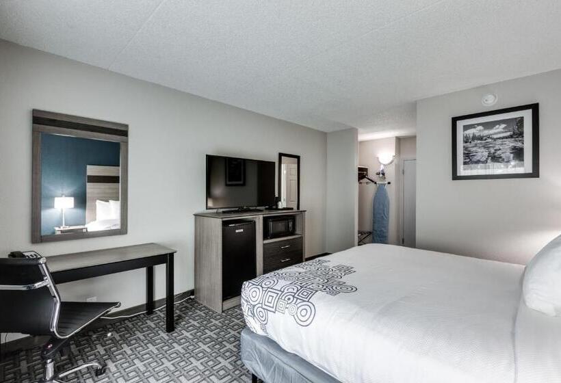سوییت, Days Inn & Suites By Wyndham Spokane