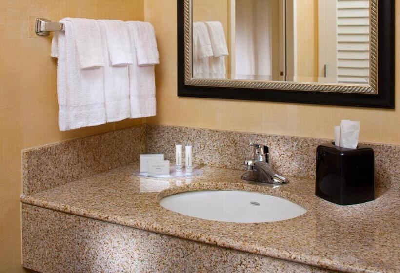 스위트 킹사이즈 침대, Courtyard By Marriott Little Rock West