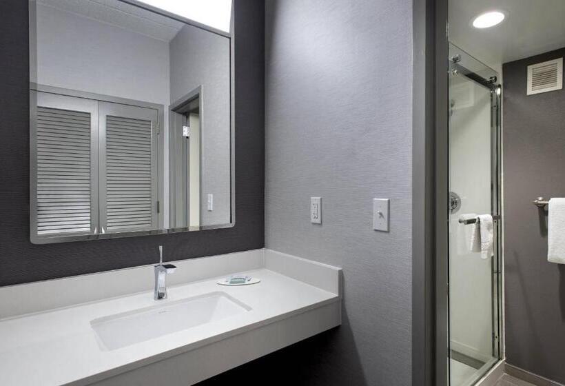 Номер Superior Кровать Кинг, Courtyard By Marriott Norwalk