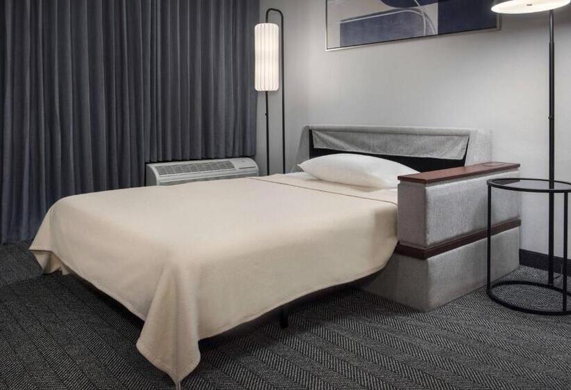 Номер Стандарт Кровать Кинг Адаптированный для Инвалидов, Courtyard By Marriott Norwalk
