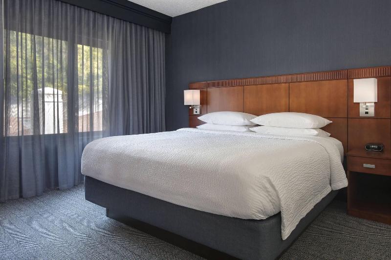 Стандартный Номер Кровать Кинг, Courtyard By Marriott Norwalk