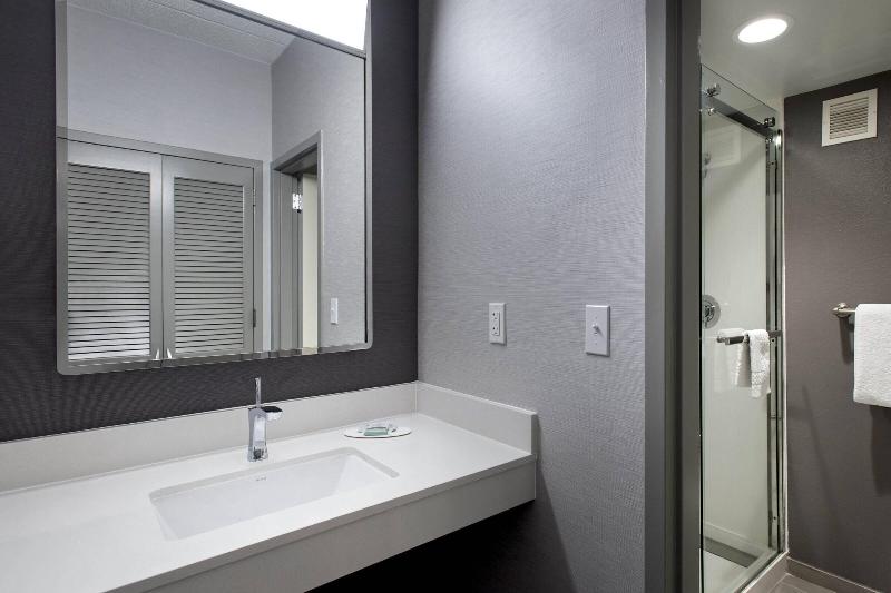Номер Стандарт, Courtyard By Marriott Norwalk