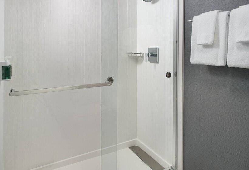 سوییت, Courtyard By Marriott Raleigh Midtown