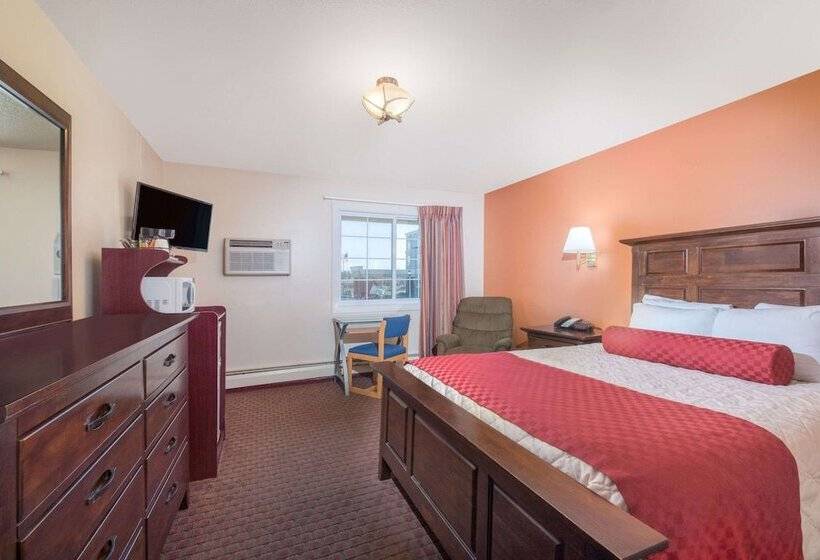 Люкс, Days Inn By Wyndham Minot