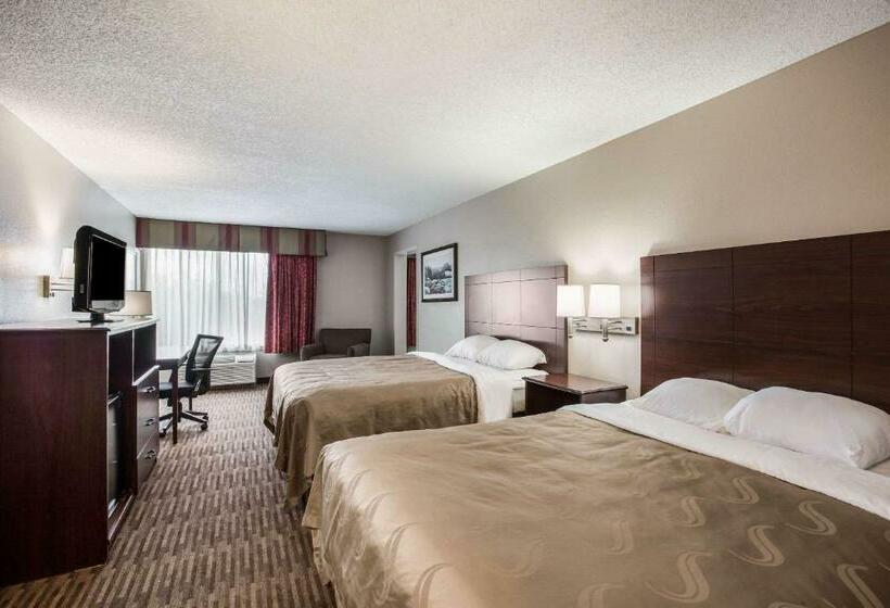 اتاق استاندارد, Quality Inn & Suites Lawrence  University Area