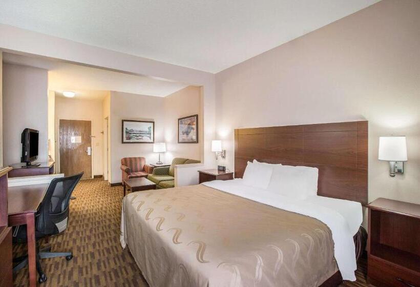 سوئیت با تخت بزرگ, Quality Inn & Suites Lawrence  University Area