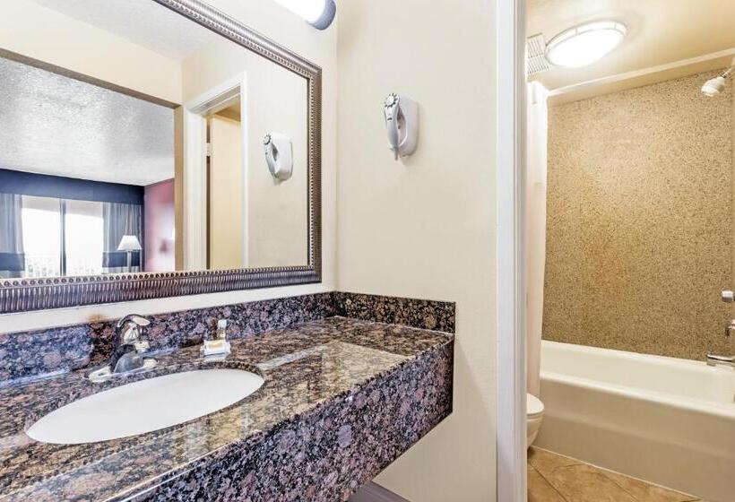 Номер Стандарт, Days Inn By Wyndham Fort Lauderdale Oakland Park Airport N