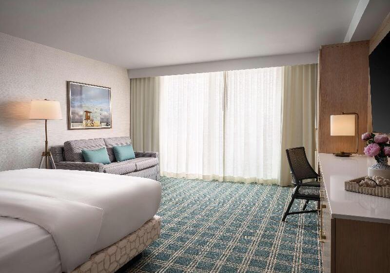 身障者適用キングサイズベッドルーム, Del Coronado, Curio Collection By Hilton