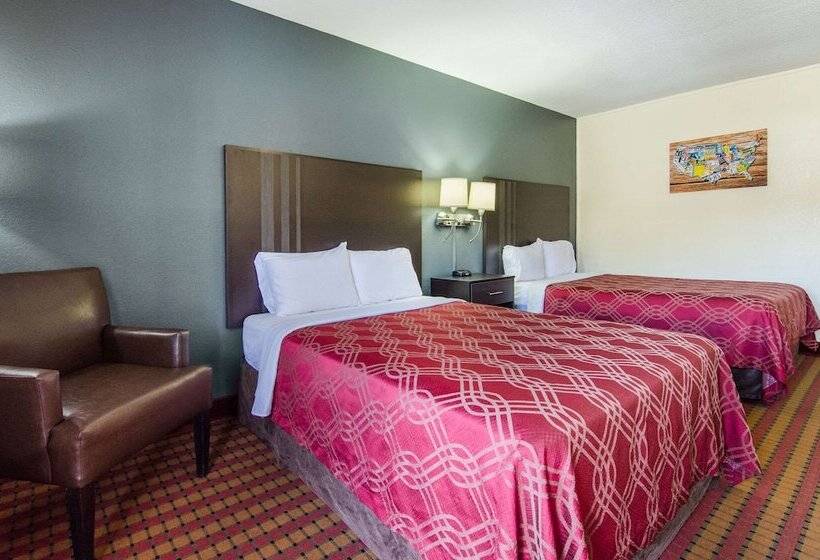 Номер Стандарт 2 Двуспальные Кровати, Econo Lodge Near Motor Speedway
